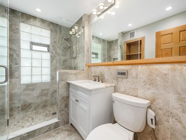 827 Thomas Avenue, Forest Park, IL 60130