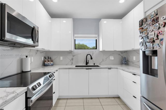 7031 NW 20th Avenue, Miami, FL 33147