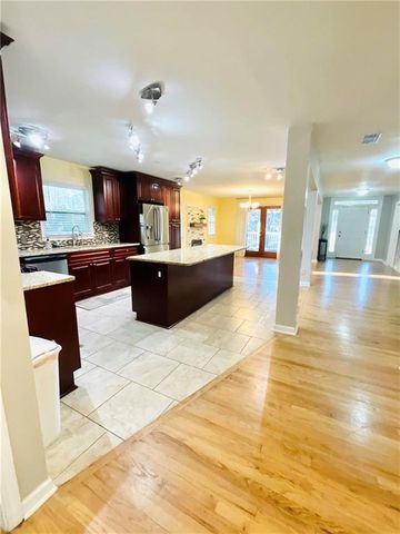 3500 Eagle Landing Drive, Snellville, GA 30039