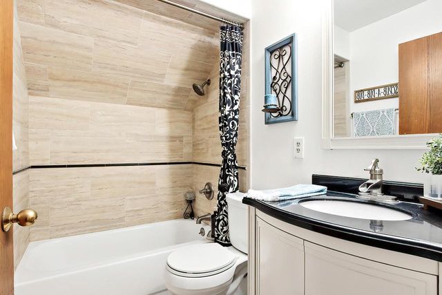 1713 Miller COURT, Lake Geneva, WI 53147