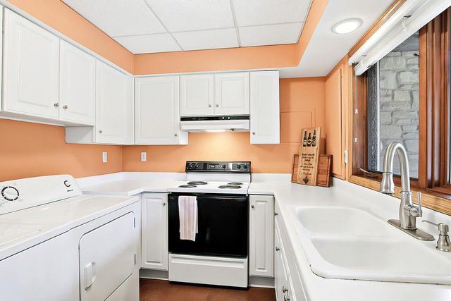 1713 Miller COURT, Lake Geneva, WI 53147