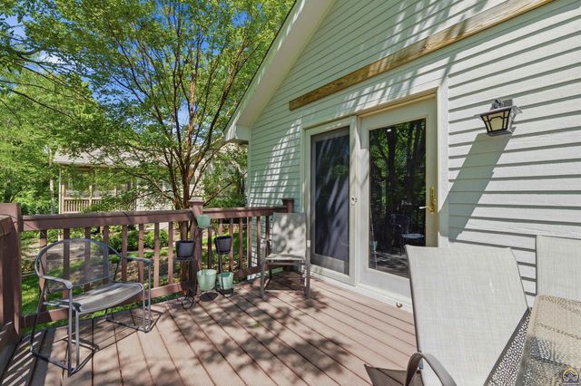 2611 SW Golf View DR, Topeka, KS 66614