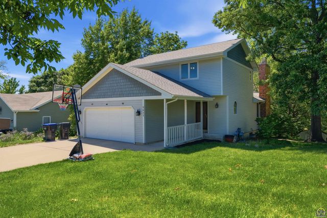 2611 SW Golf View DR, Topeka, KS 66614