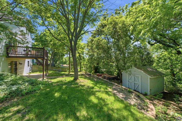 2611 SW Golf View DR, Topeka, KS 66614