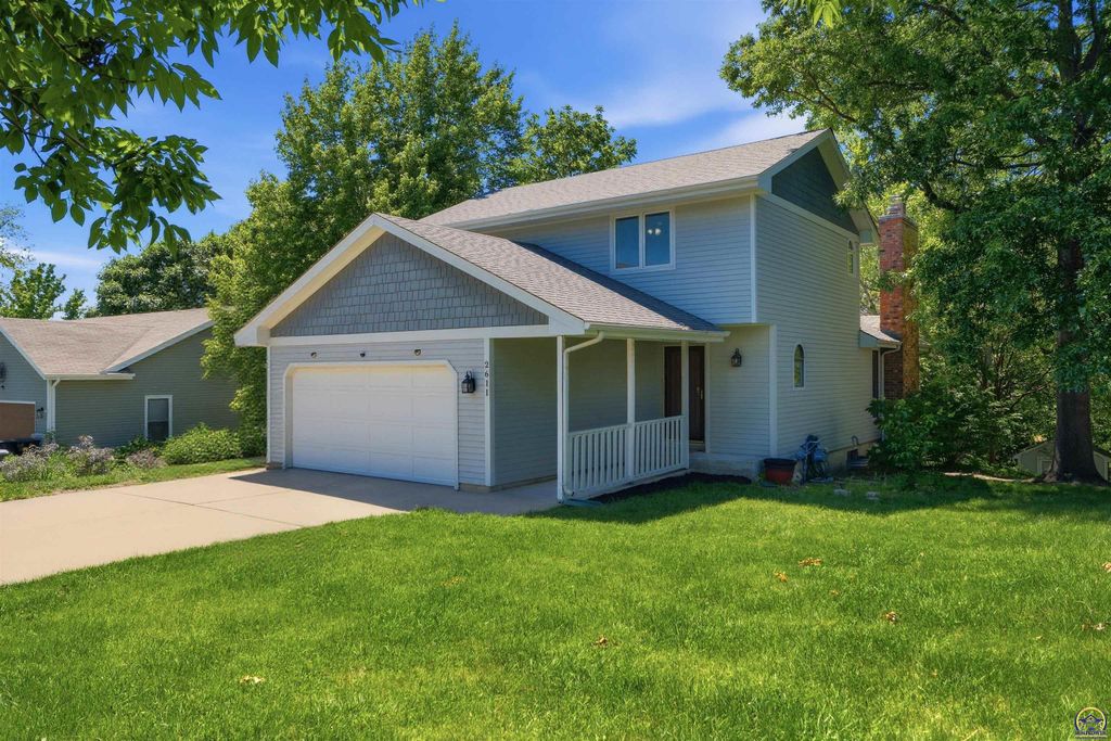 2611 SW Golf View DR, Topeka, KS 66614