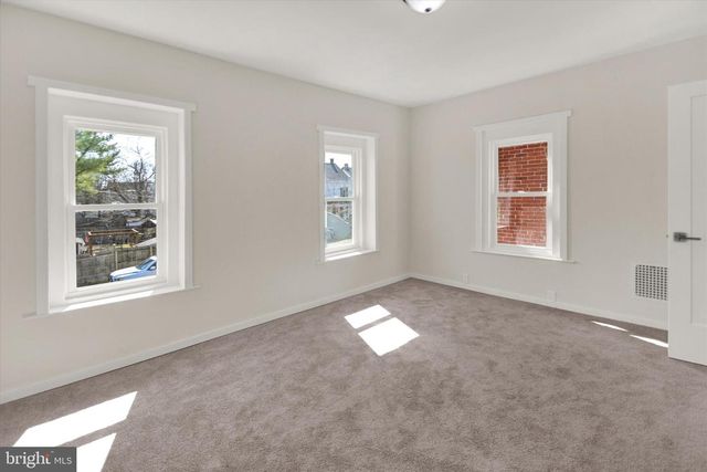 517 W 5TH ST, Pennsburg, PA 18073