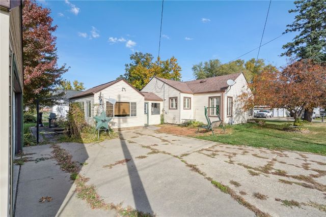 231 N Monroe St, Lisbon, IA 52253