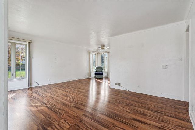 231 N Monroe St, Lisbon, IA 52253