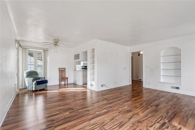 231 N Monroe St, Lisbon, IA 52253