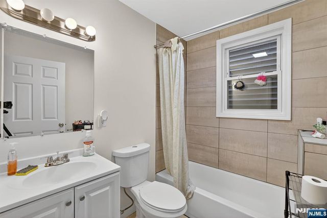 78 Treacy Avenue, Newark, NJ 07108