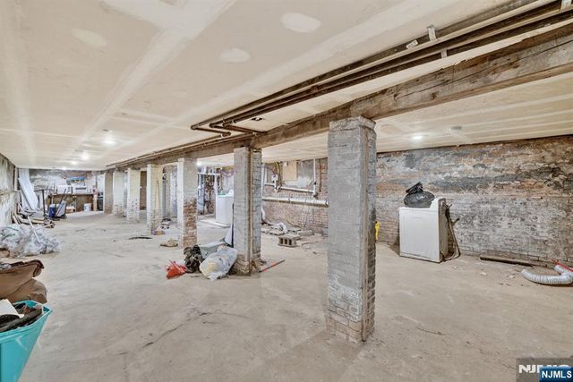 78 Treacy Avenue, Newark, NJ 07108