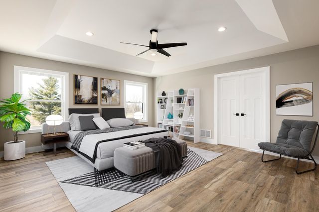 872 Vienna Way, East Bay Twp, MI 49696