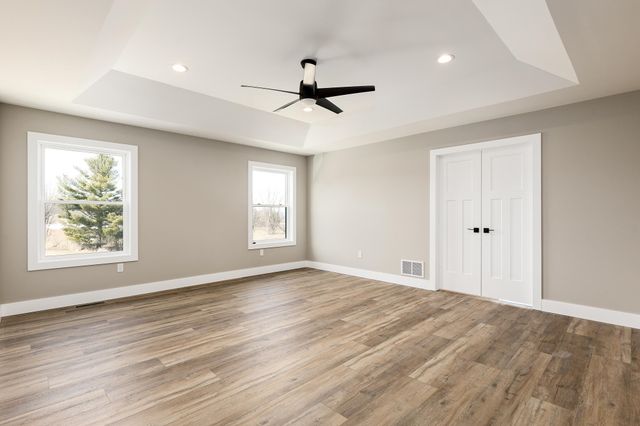 872 Vienna Way, East Bay Twp, MI 49696