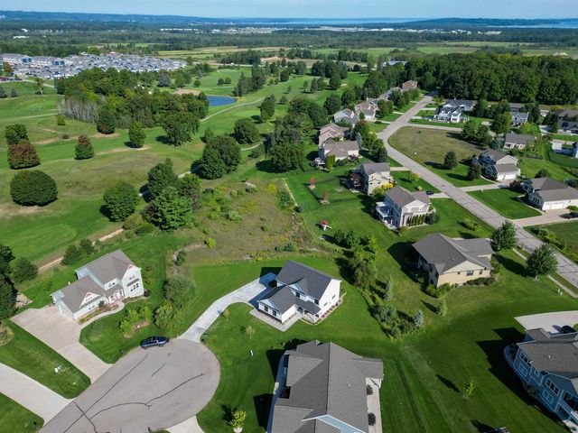 872 Vienna Way, East Bay Twp, MI 49696