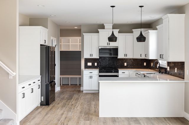 872 Vienna Way, East Bay Twp, MI 49696