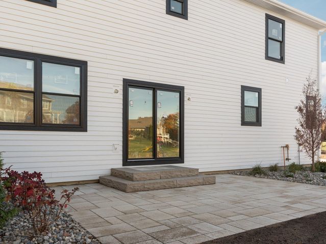 872 Vienna Way, East Bay Twp, MI 49696