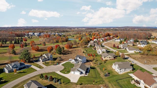 872 Vienna Way, East Bay Twp, MI 49696