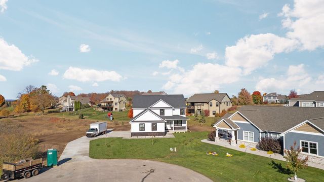 872 Vienna Way, East Bay Twp, MI 49696