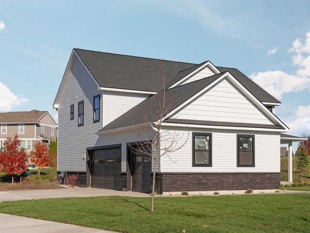 872 Vienna Way, East Bay Twp, MI 49696