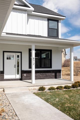 872 Vienna Way, East Bay Twp, MI 49696