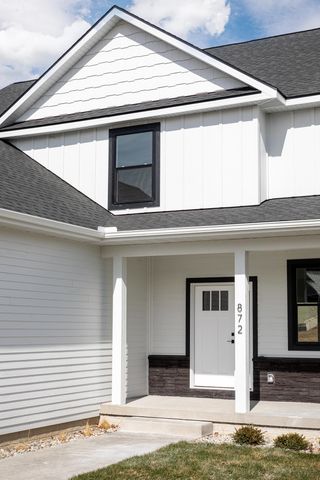 872 Vienna Way, East Bay Twp, MI 49696