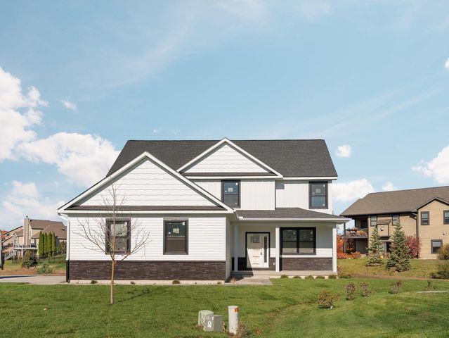 872 Vienna Way, East Bay Twp, MI 49696