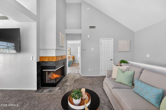 1633 E LAKESIDE Drive 25, Gilbert, AZ 85234