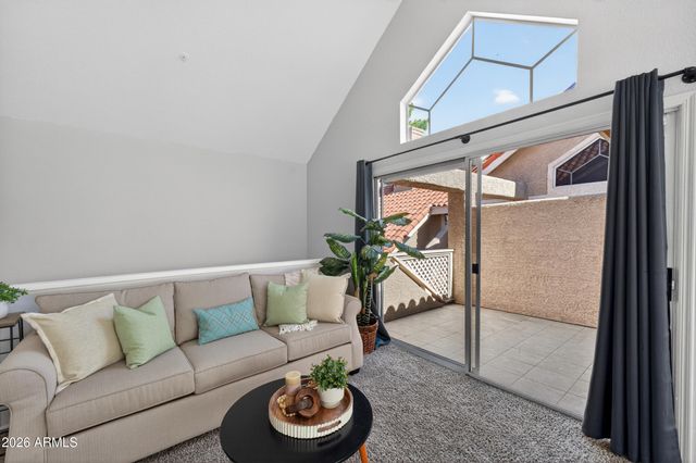 1633 E LAKESIDE Drive 25, Gilbert, AZ 85234
