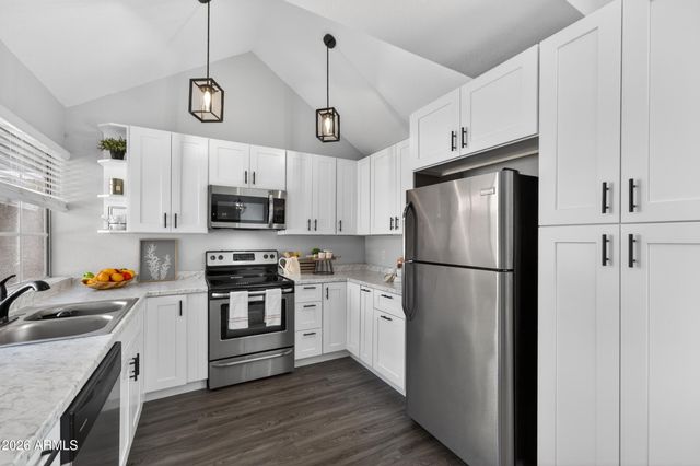 1633 E LAKESIDE Drive 25, Gilbert, AZ 85234