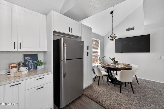 1633 E LAKESIDE Drive 25, Gilbert, AZ 85234