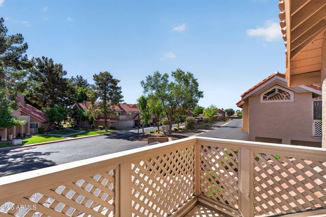 1633 E LAKESIDE Drive 25, Gilbert, AZ 85234