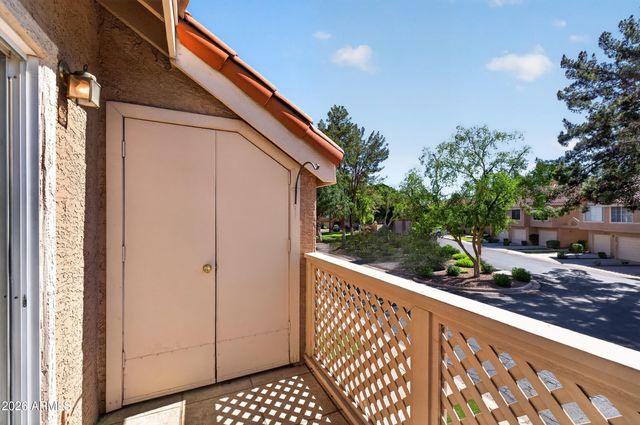 1633 E LAKESIDE Drive 25, Gilbert, AZ 85234