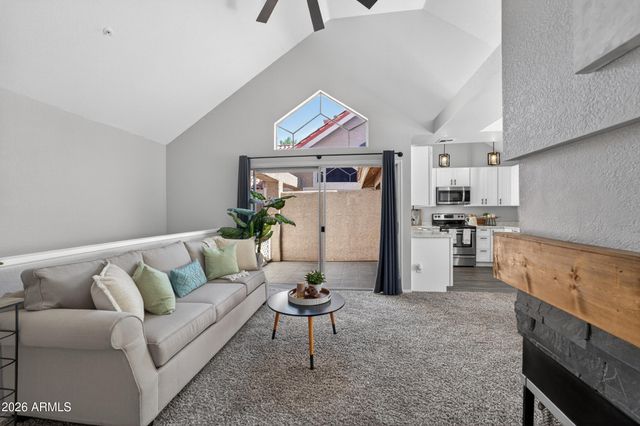 1633 E LAKESIDE Drive 25, Gilbert, AZ 85234