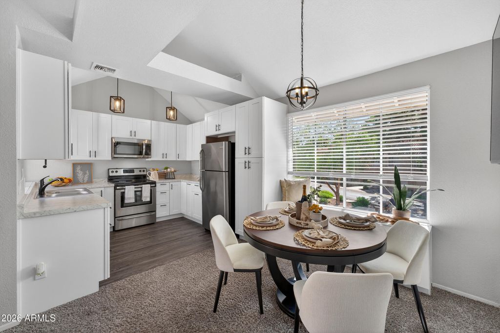 1633 E LAKESIDE Drive 25, Gilbert, AZ 85234