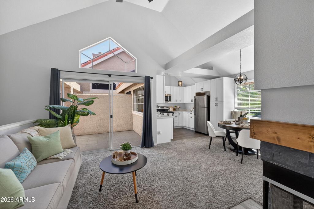 Image 11 of property listing at 1633 E LAKESIDE Drive 25, Gilbert, AZ 85234