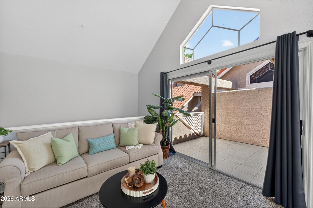 Image 14 of property listing at 1633 E LAKESIDE Drive 25, Gilbert, AZ 85234
