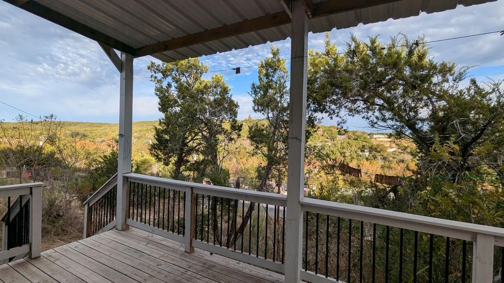 21405 Creekside DR, Leander, TX 78641