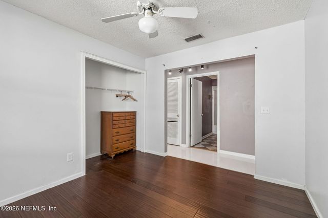 5065 KNIGHTSBRIDGE Circle N, Jacksonville, FL 32244