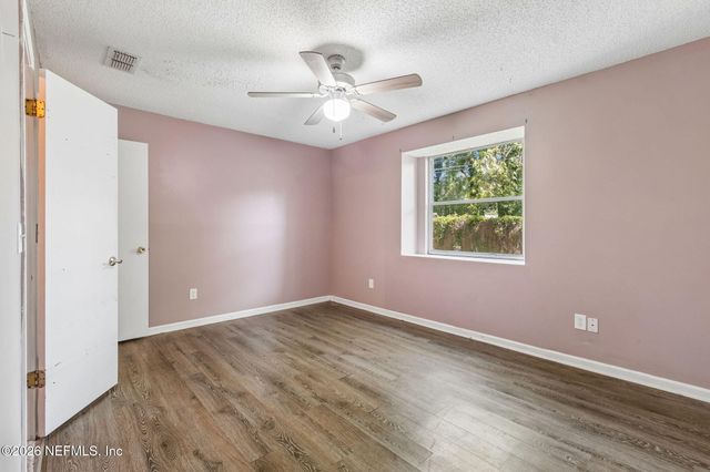 5065 KNIGHTSBRIDGE Circle N, Jacksonville, FL 32244
