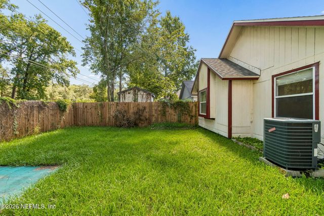 5065 KNIGHTSBRIDGE Circle N, Jacksonville, FL 32244