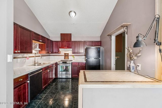5065 KNIGHTSBRIDGE Circle N, Jacksonville, FL 32244
