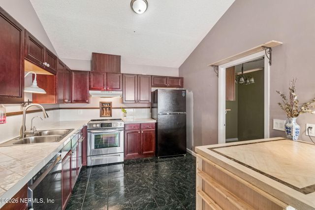 5065 KNIGHTSBRIDGE Circle N, Jacksonville, FL 32244