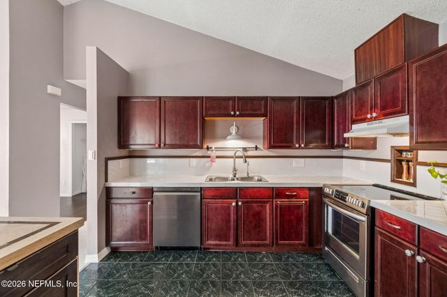 5065 KNIGHTSBRIDGE Circle N, Jacksonville, FL 32244