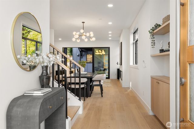 3832 32nd Avenue W, Seattle, WA 98199