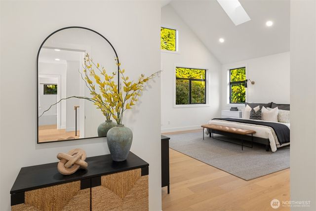 3832 32nd Avenue W, Seattle, WA 98199