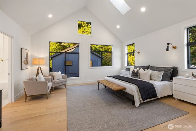 3832 32nd Avenue W, Seattle, WA 98199