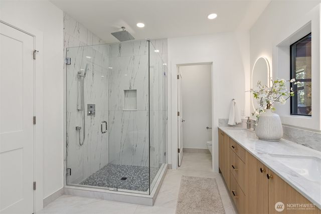 3832 32nd Avenue W, Seattle, WA 98199