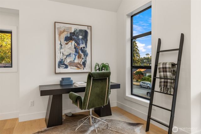 3832 32nd Avenue W, Seattle, WA 98199