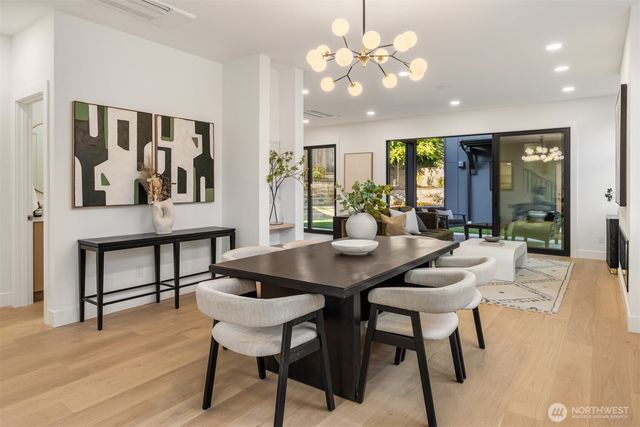 3832 32nd Avenue W, Seattle, WA 98199