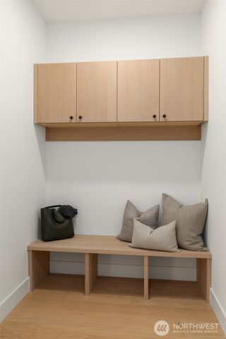 3832 32nd Avenue W, Seattle, WA 98199